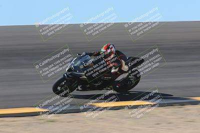 media/Nov-06-2023-Moto Forza (Mon) [[ce023d0744]]/2-Advanced Group/Session 2 (Bowl Speed Pans)/